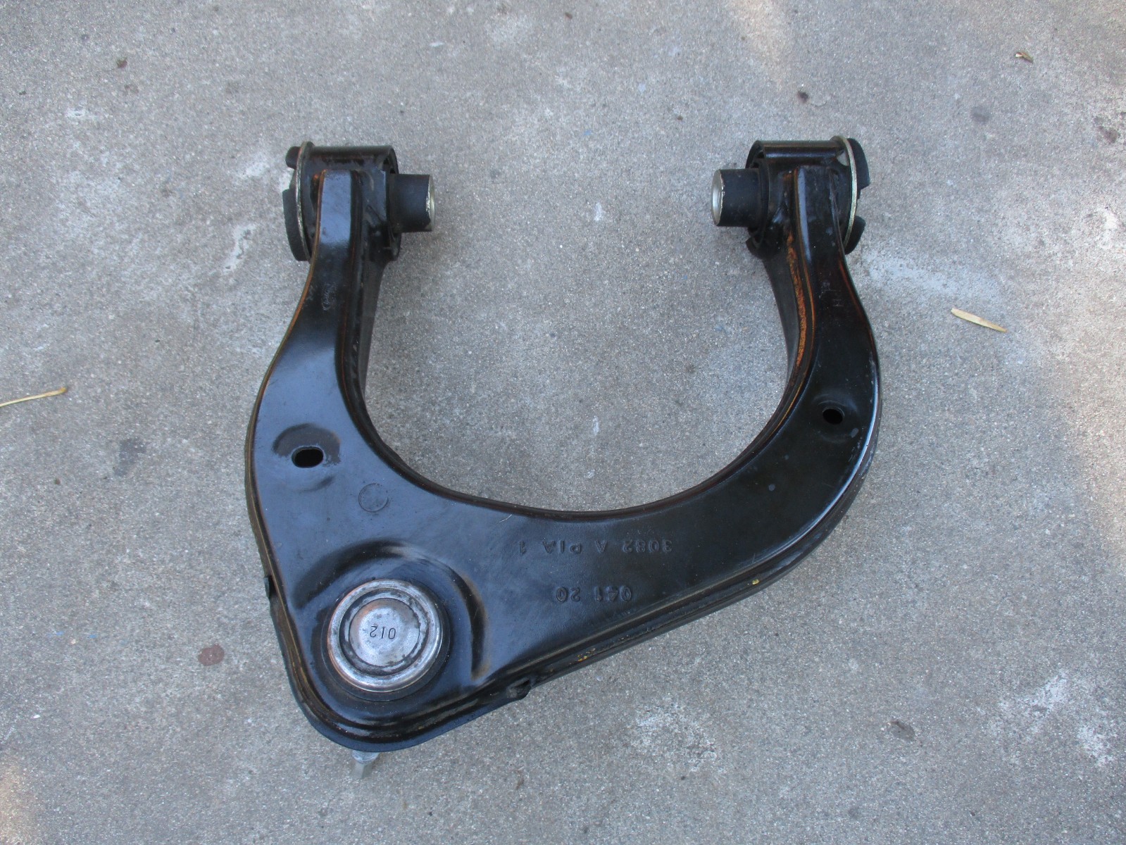 2019- 2023 Ford Ranger 2WD LT. Upper Control Arm KB3Z-3083-A oem 2019- 2023 Ford Ranger 2WD LT. Upper Control Arm KB3Z-3083-A oem