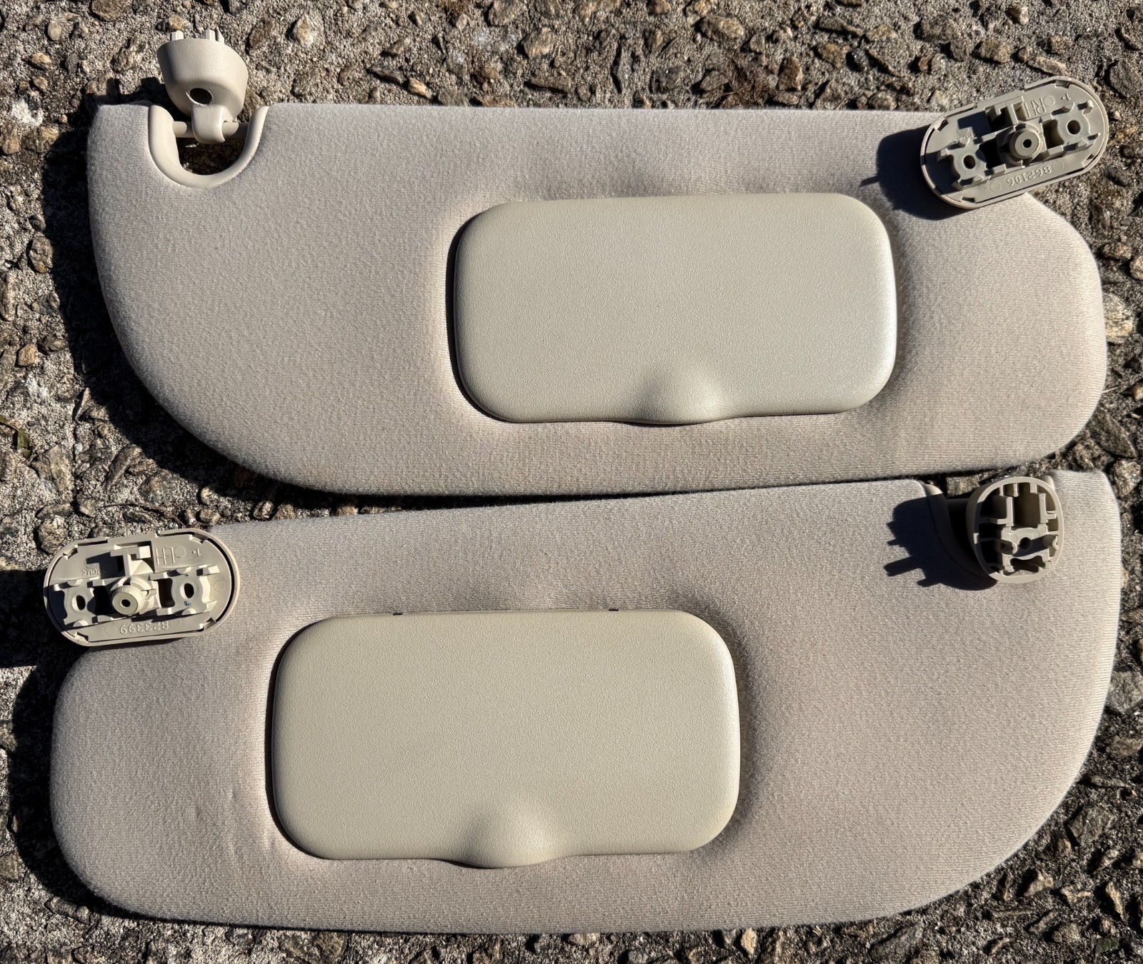 2003-2005 Mercury Mountaineer Ford Explorer Aviator Sun Visors OEM Beige/Tan