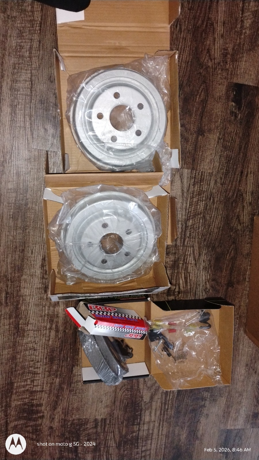 Complete 1st Generation Dodge Neon Rear Brake Drums And Parts 