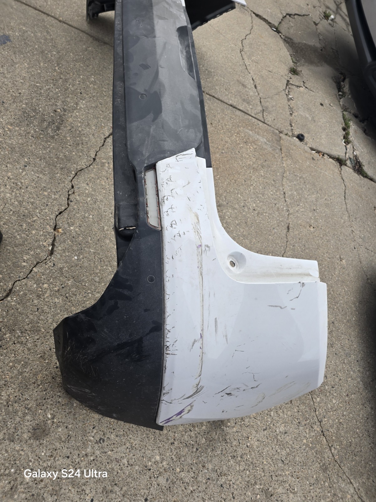 2019-2021 CHEVROLET BLAZER LT  Rear Bumper Cover Assy W/ Reflector Oem WHITE_