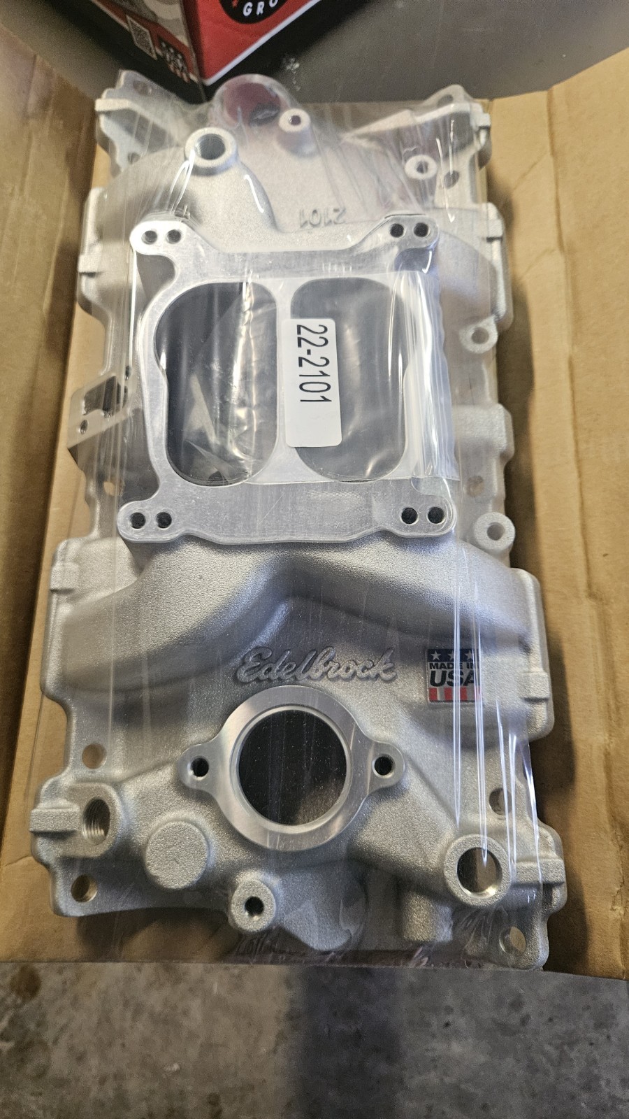 Edelbrock 2101 Performer Series Intake Manifold for Chevy Small Block V8 Edelbrock 2101 Performer Series Intake Manifold for Chevy Small Block V8
