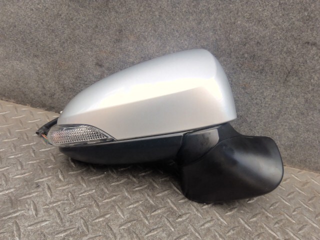 Toyota Corolla Fielder Right Mirror Power Folding Turn Signal NRE161G 12K00