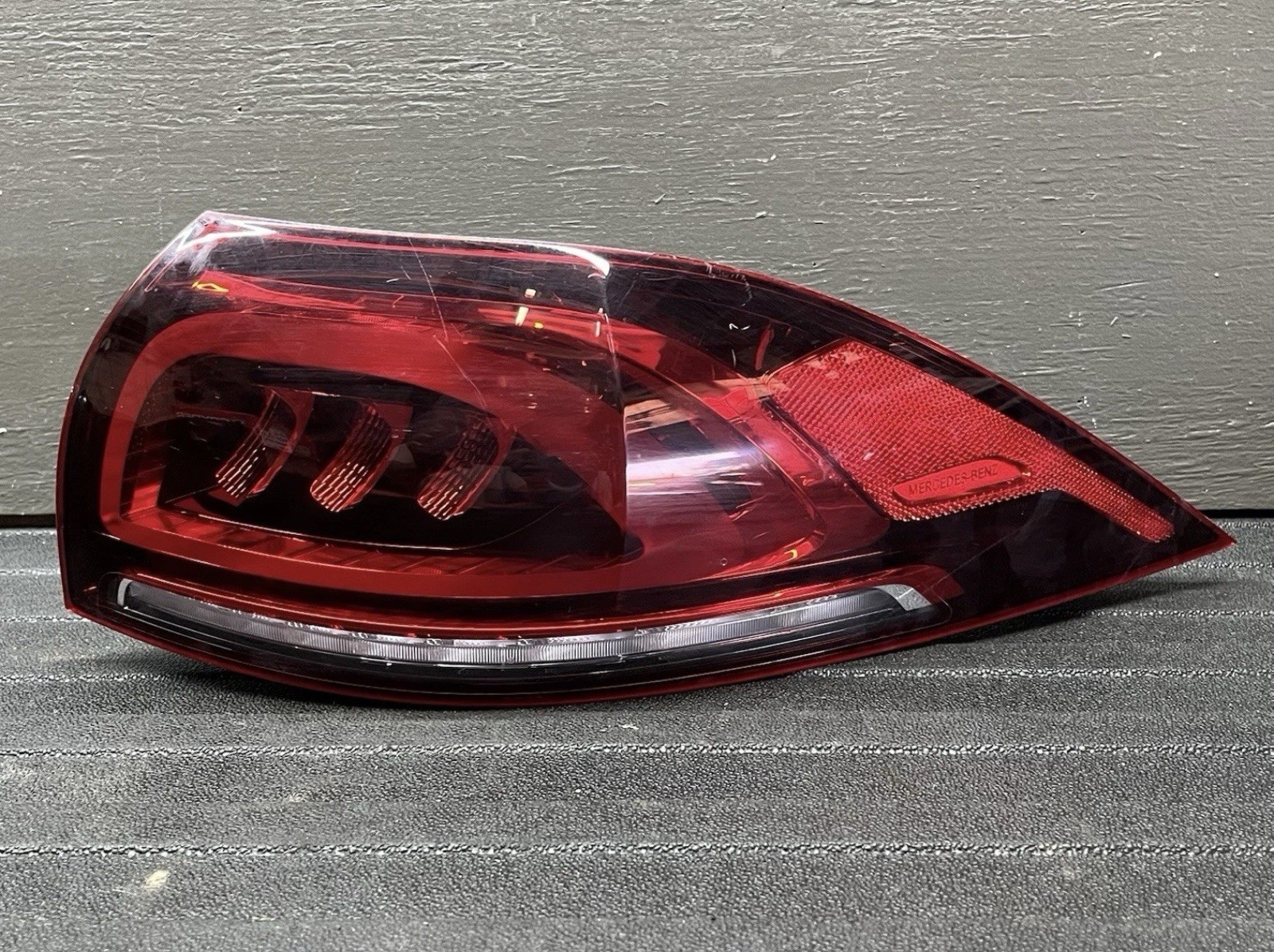 2020-2023 Mercedes Benz GLE 350 Tail Light RH OEM