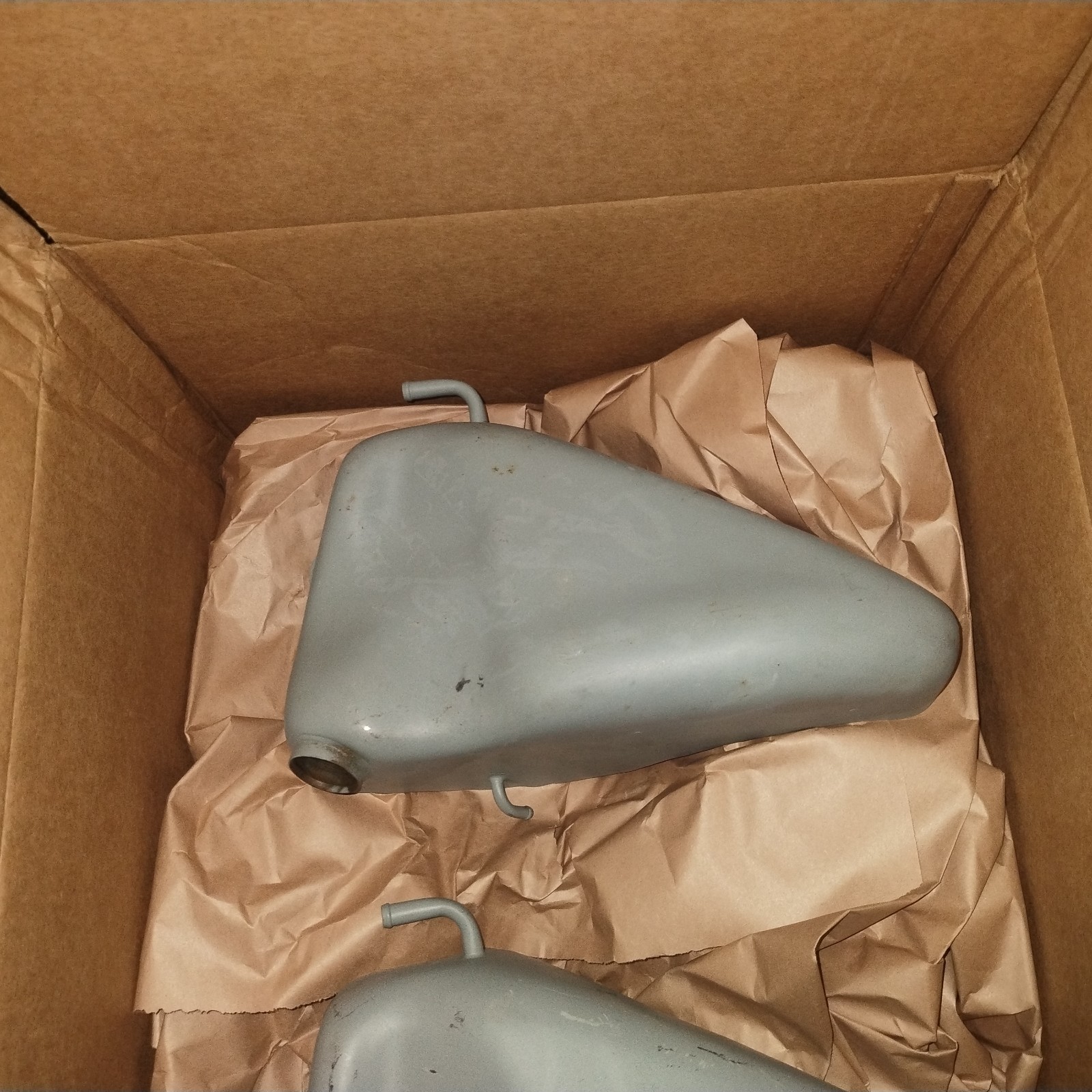 1983 Xr1000 NOS Oil Tank Absolutely Beautiful Original Primer Never Used 1983 Xr1000 NOS Oil Tank Absolutely Beautiful Original Primer Never Used