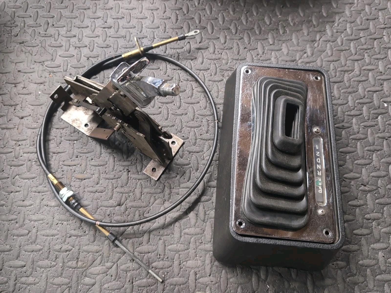 B&M Mega Shifter Automatic Ratchet 82-92 CAMARO FIREBIRD 