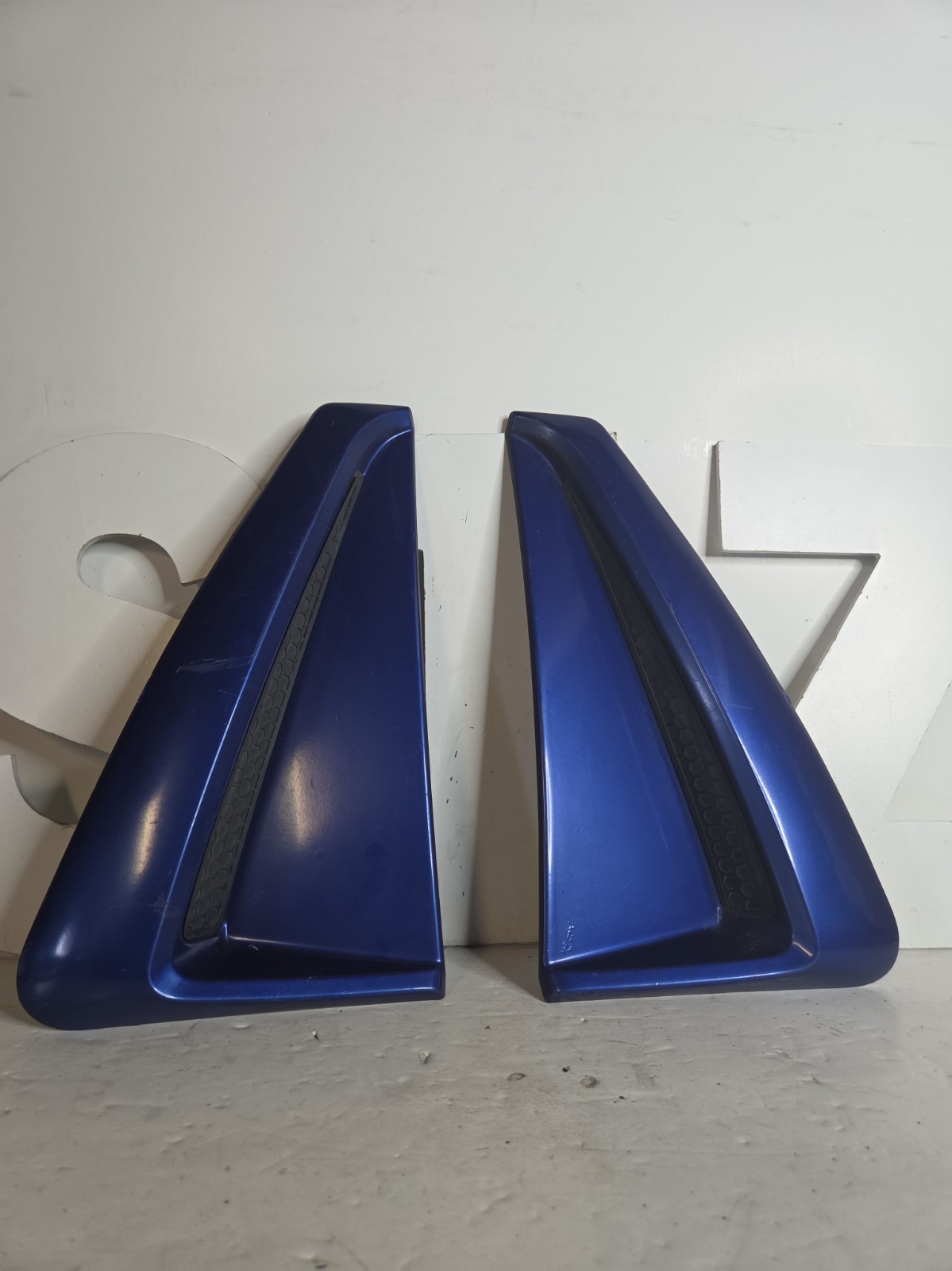 Ford Mustang LH & RH Quarter Panel Side Scoop Set BLUE NO MISSING CLIPS Ford Mustang LH & RH Quarter Panel Side Scoop Set BLUE NO MISSING CLIPS