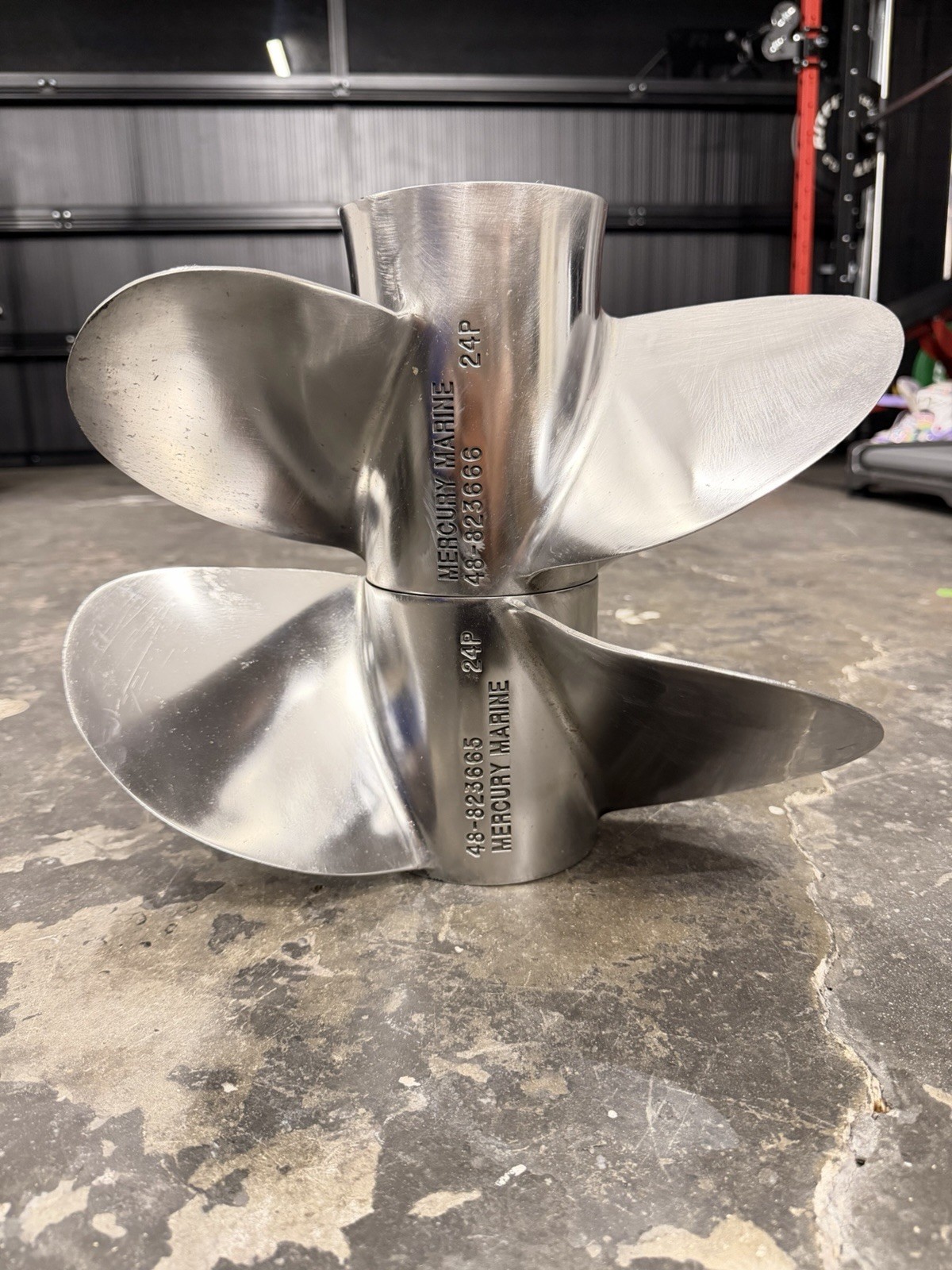 Mercury Marine MerCruiser 24 Pitch Bravo 3 Propeller Set 48-823665A6 48-823666A6