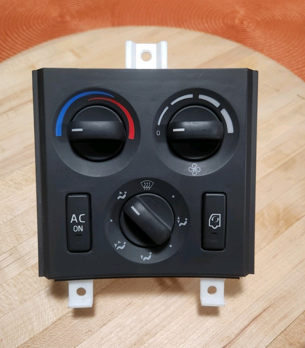 Replacement A/C Climate Control Module For Volvo Truck VNL 21326144 Accessories