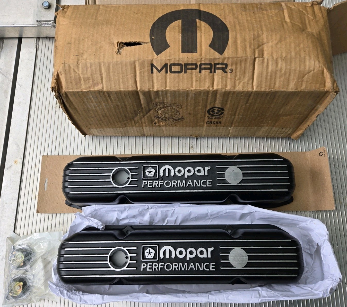 NOS Mopar 383 400 440 Big Block Black Aluminum Valve Covers P5007614 NOS Mopar 383 400 440 Big Block Black Aluminum Valve Covers P5007614