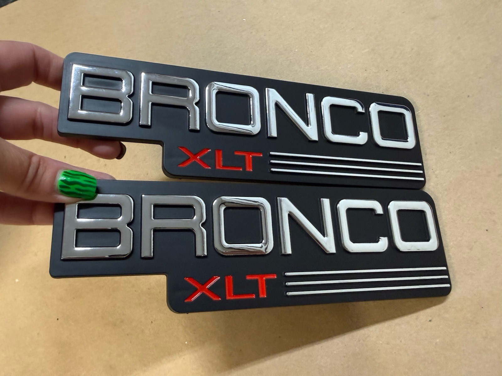 FITS 92-96 Bronco XLT Emblems Pair 1992-1996 FITS 92-96 Bronco XLT Emblems Pair 1992-1996