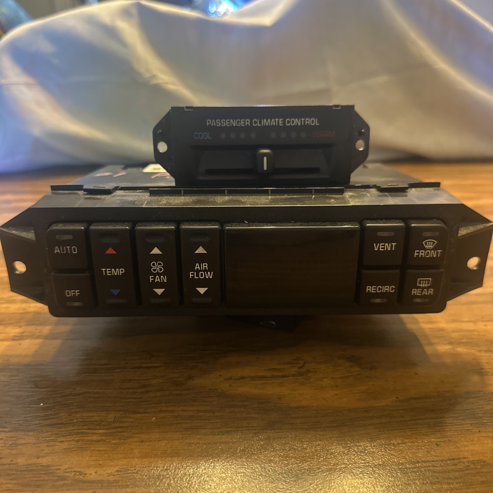 16202304 97-05 BUICK PARK AVE AC DIGITAL CLIMATE TEMPERATURE CONTROL