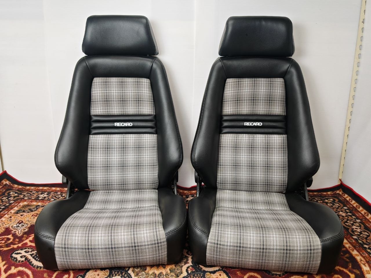 {INCLUDED TARIFF FOR US} RECARO LX-A Authentic Reupholstered Retro Design