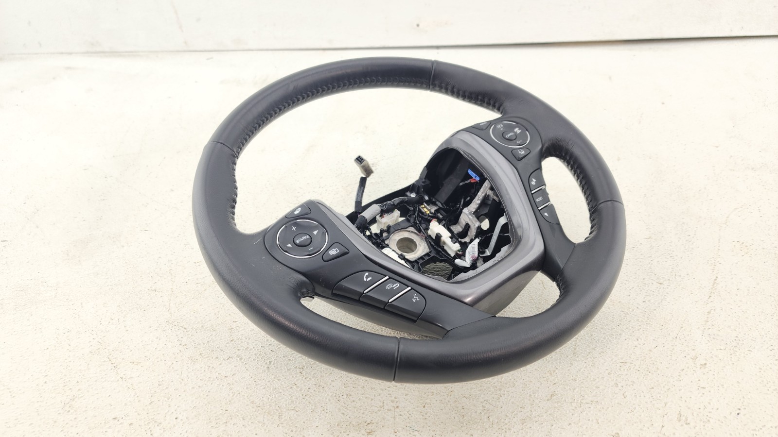 2017-2023 HONDA RIDGELINE Steering Wheel w/ Controls Leather Heated OEM