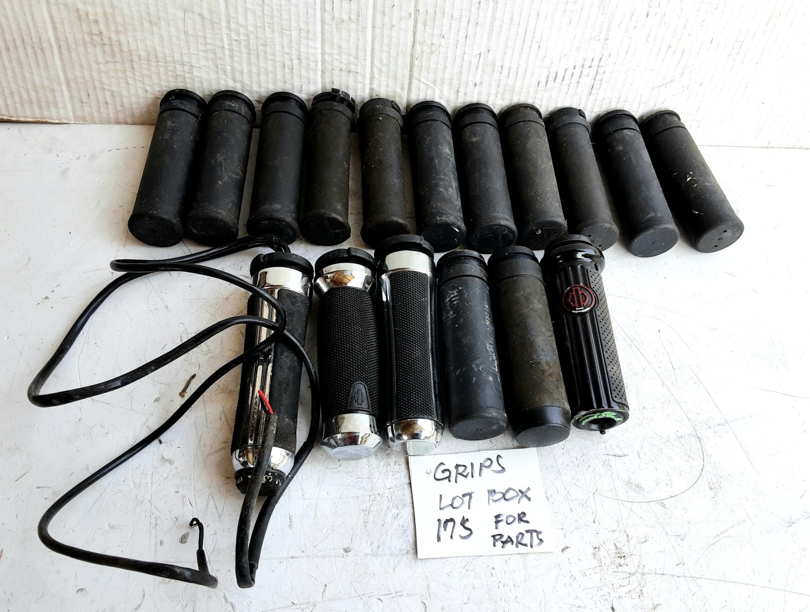 OEM Harley-Davidson HandleBar GRIPS Lot of 17 - For Parts-