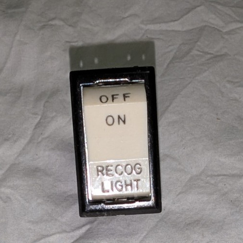 Piper Seneca 99377-64 Wing Recognition Light Switch Tested Working