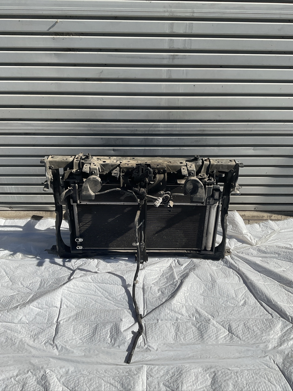 10-12 Lexus HS250h RADIATOR CONDENSER ENGINE FAN FRONT CLIP ASSEMBLY OEM