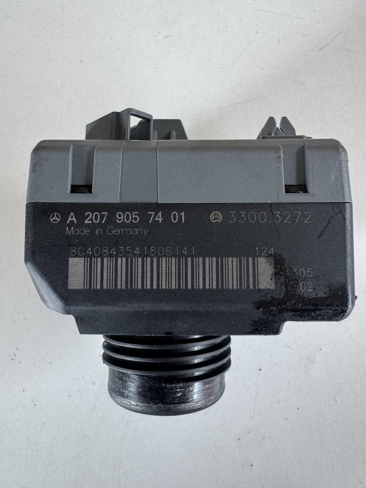 08-14 MERCEDES W204 C250 C63 AMG Push Start Button Ignition Switch 2079057401