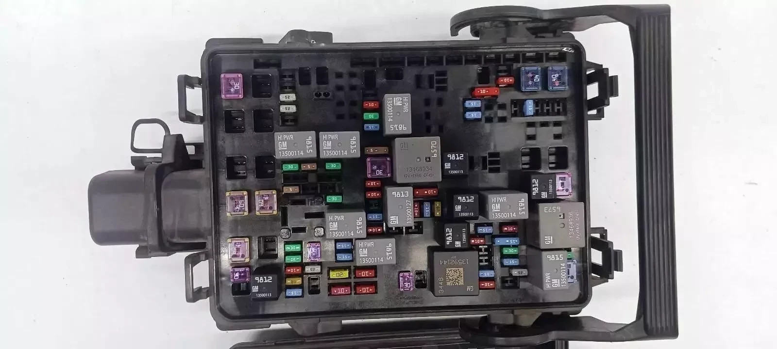 2015-2019 Chevy Silverado 2500 3500 Pickup Engine Fuse Box OEM