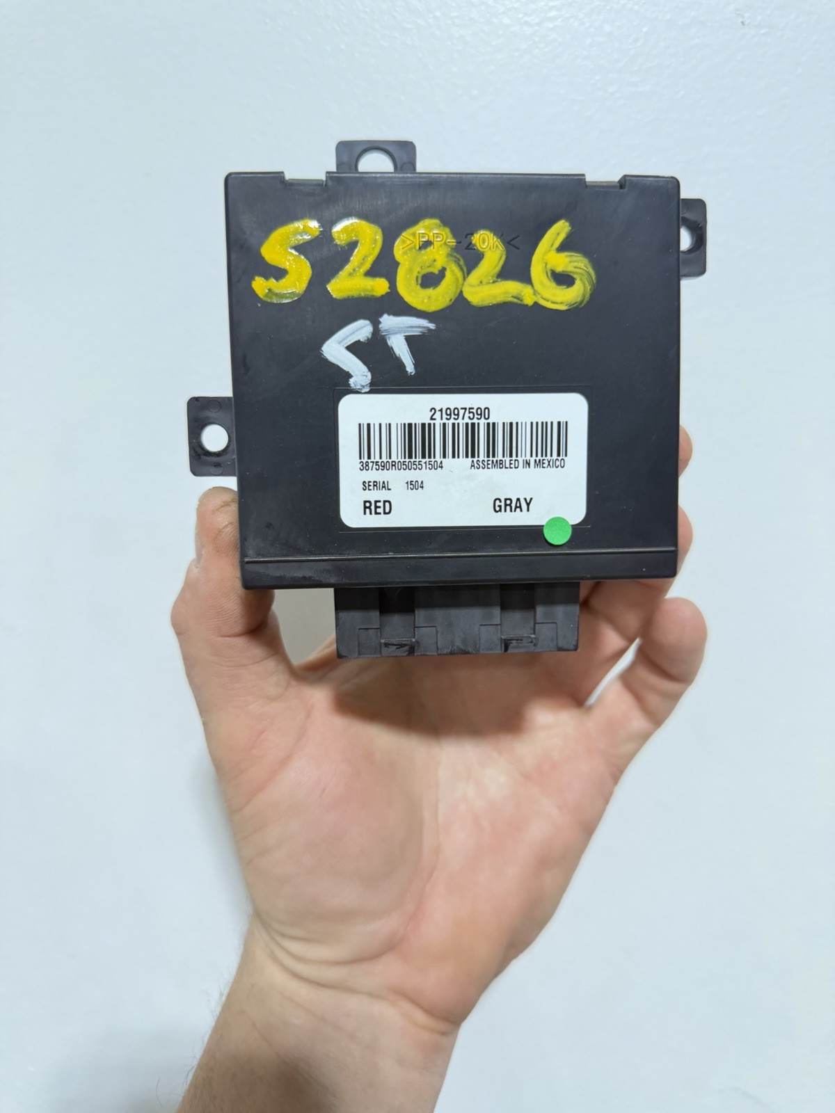 2005-2006 TAHOE ESCALADE YUKON SUBURBAN REAR A/C HVAC CONTROL MODULE 21997590 2005-2006 TAHOE ESCALADE YUKON SUBURBAN REAR A/C HVAC CONTROL MODULE 21997590