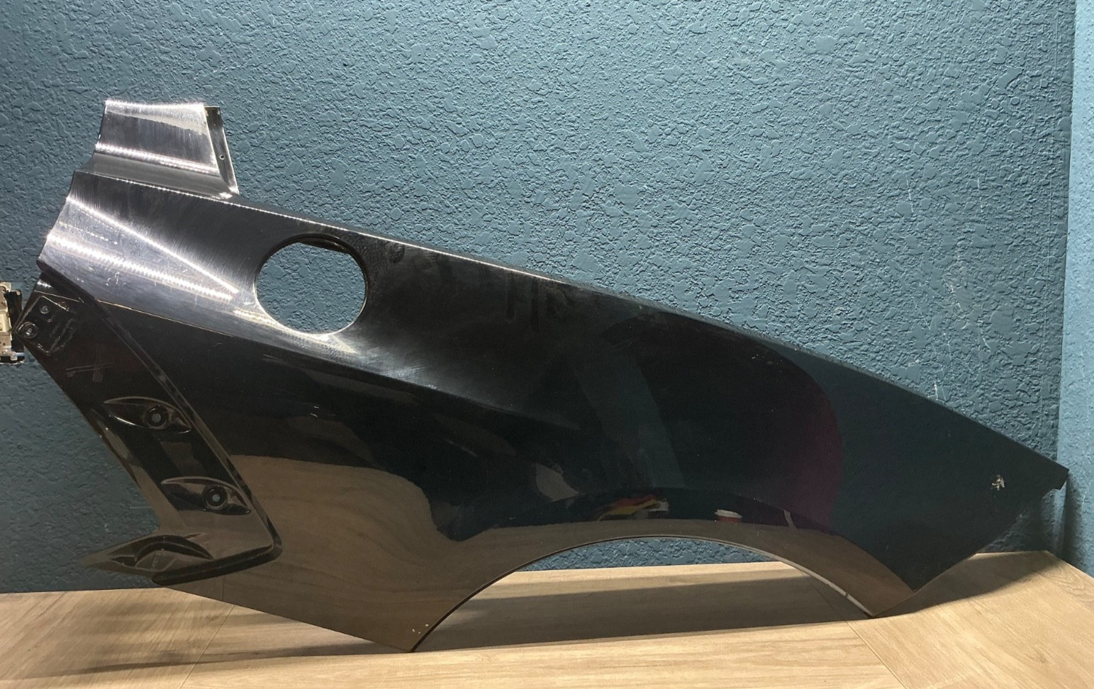2020-2025 CHEVY C8 CORVETTE STINGRAY QUARTER PANEL LH DRIVER OEM 2020-2025 CHEVY C8 CORVETTE STINGRAY QUARTER PANEL LH DRIVER OEM