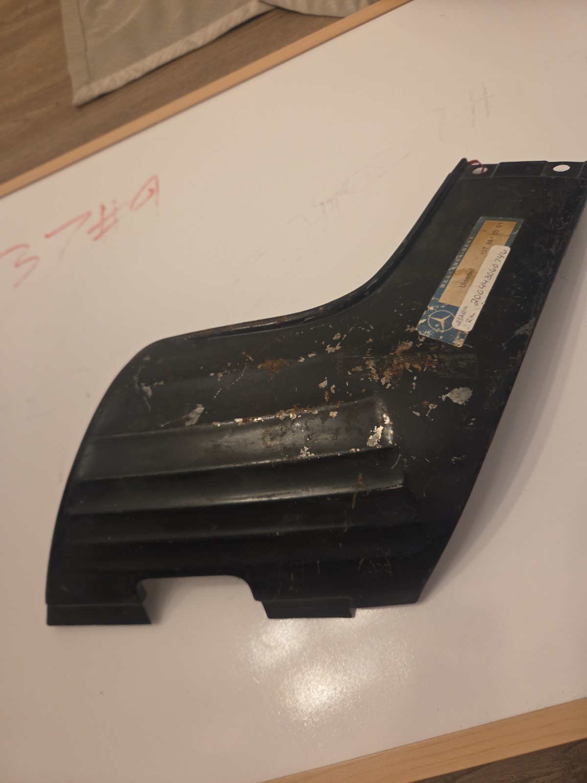 NEU NOS Mercedes W107 R107 C107 Kotfluegel Unterteil LINKS Fender Valence LH OEM