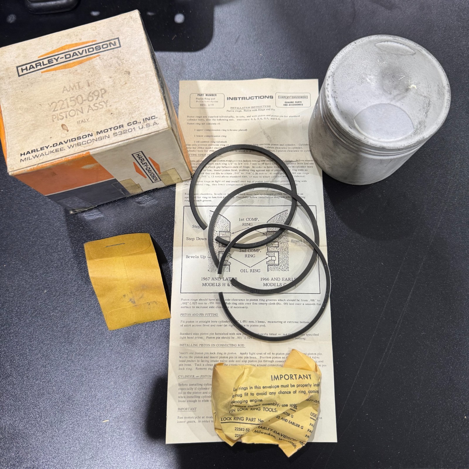 Harley Aermacchi 69-74 Sprint SS NOS Standard Piston Assembly 22150-69P set of 2 Harley Aermacchi 69-74 Sprint SS NOS Standard Piston Assembly 22150-69P set of 2