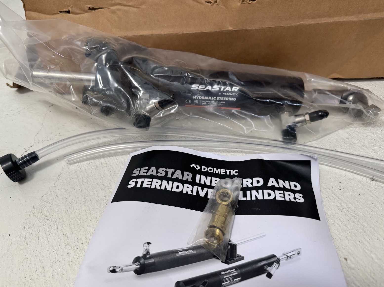 Dometic SeaStar HC5303-3 Hydraulic Steering Cylinder BA150-3ATM New Open Box