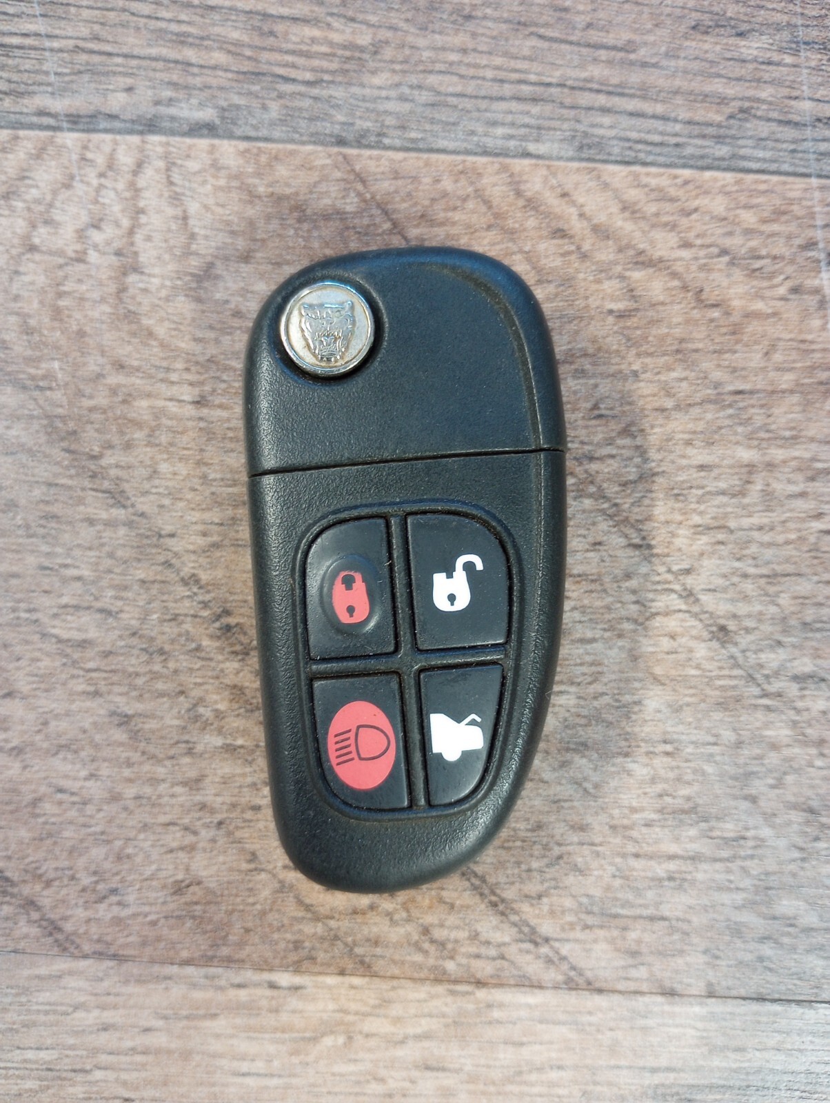 2001 - 08  Jaguar 1X43-15K601-AG 4 Button Key Fob