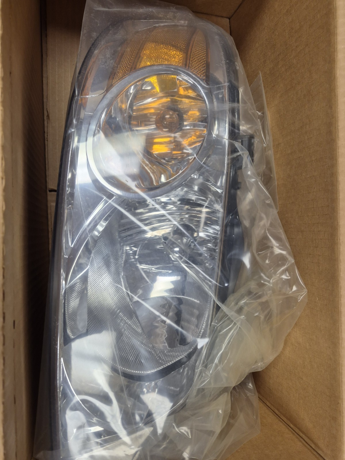04-06 Nissan Sentra Right Passenger Headlight Assembly OEM Genuine | 260106Z525