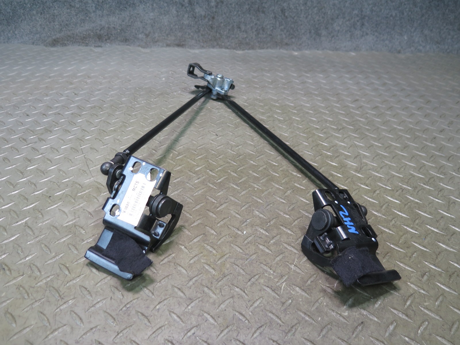 10-19 NISSAN Z34 370Z CONVERTIBLE TOP ROOF LOCK LATCH ASSEMBLY OEM