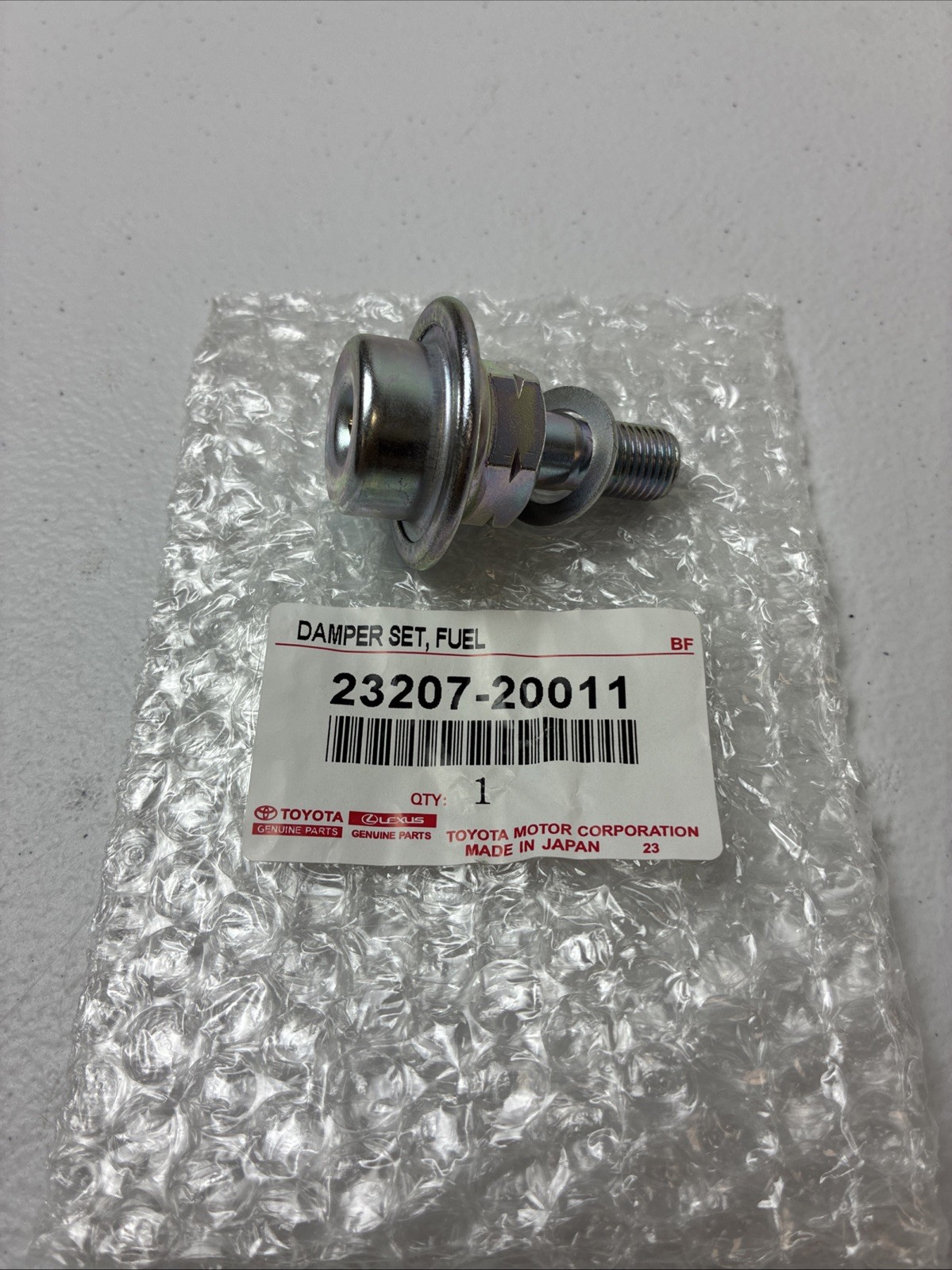 2320720011 Genuine Toyota Damper Assy Fuel Pressure Pulsation 23207-20011 OEM