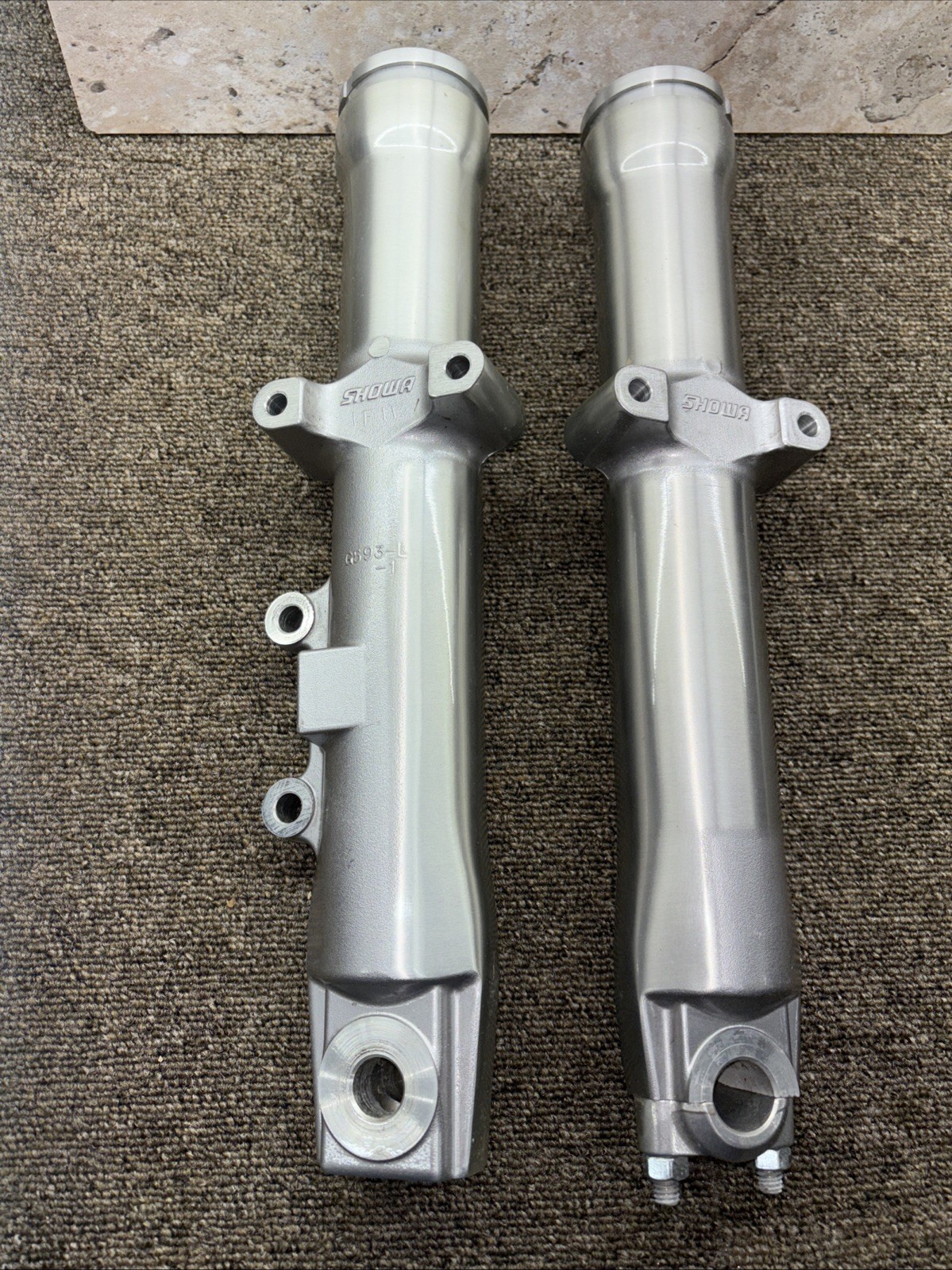 Showa G593- L Harley Fork Sliders Set Right Left Aluminum Motorcycle 8686 G