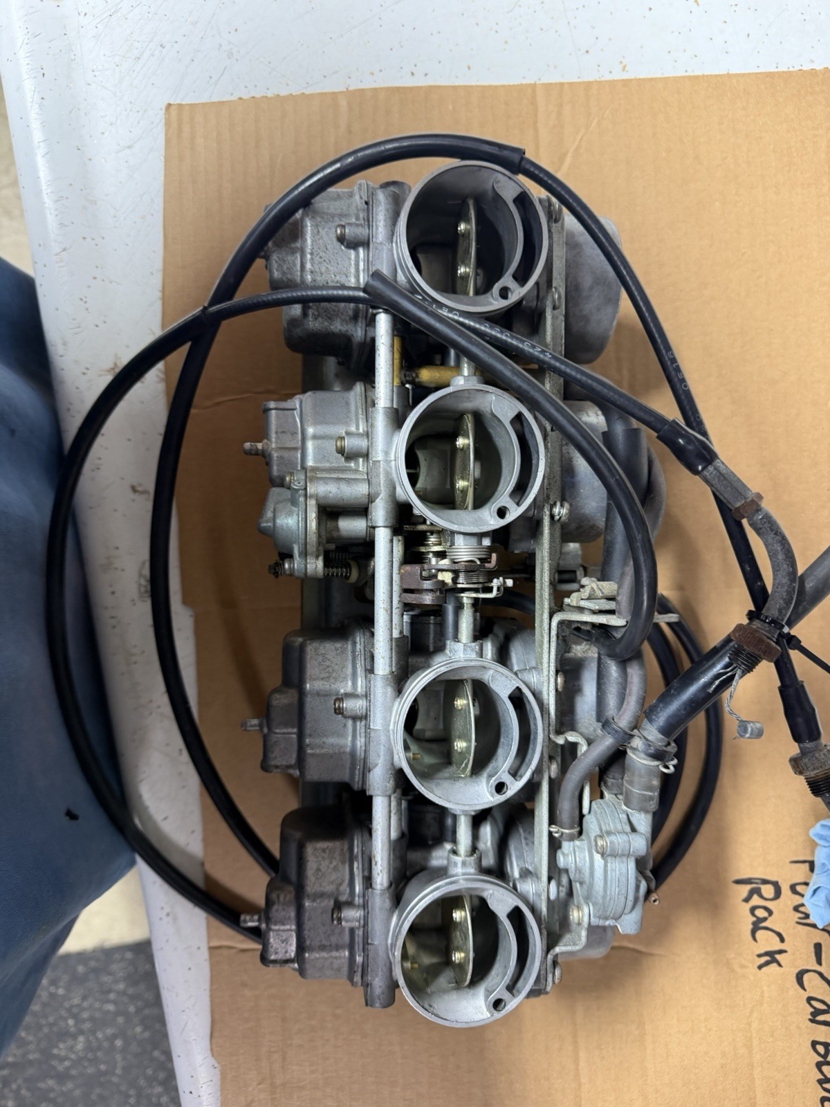 1981 Honda CB900C Custom OEM Keihin Carburetor Rack Assembly 4 Carb