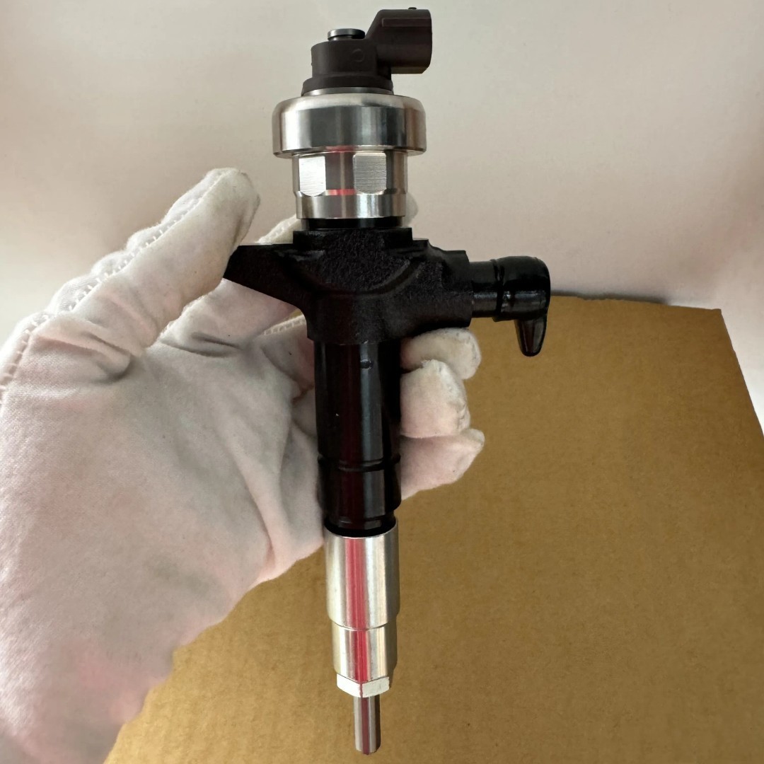 Diesel Fuel Injector for Holden Isuzu Dmax 3.0L 4JJ1 095000-6980 8-98011604-5‘