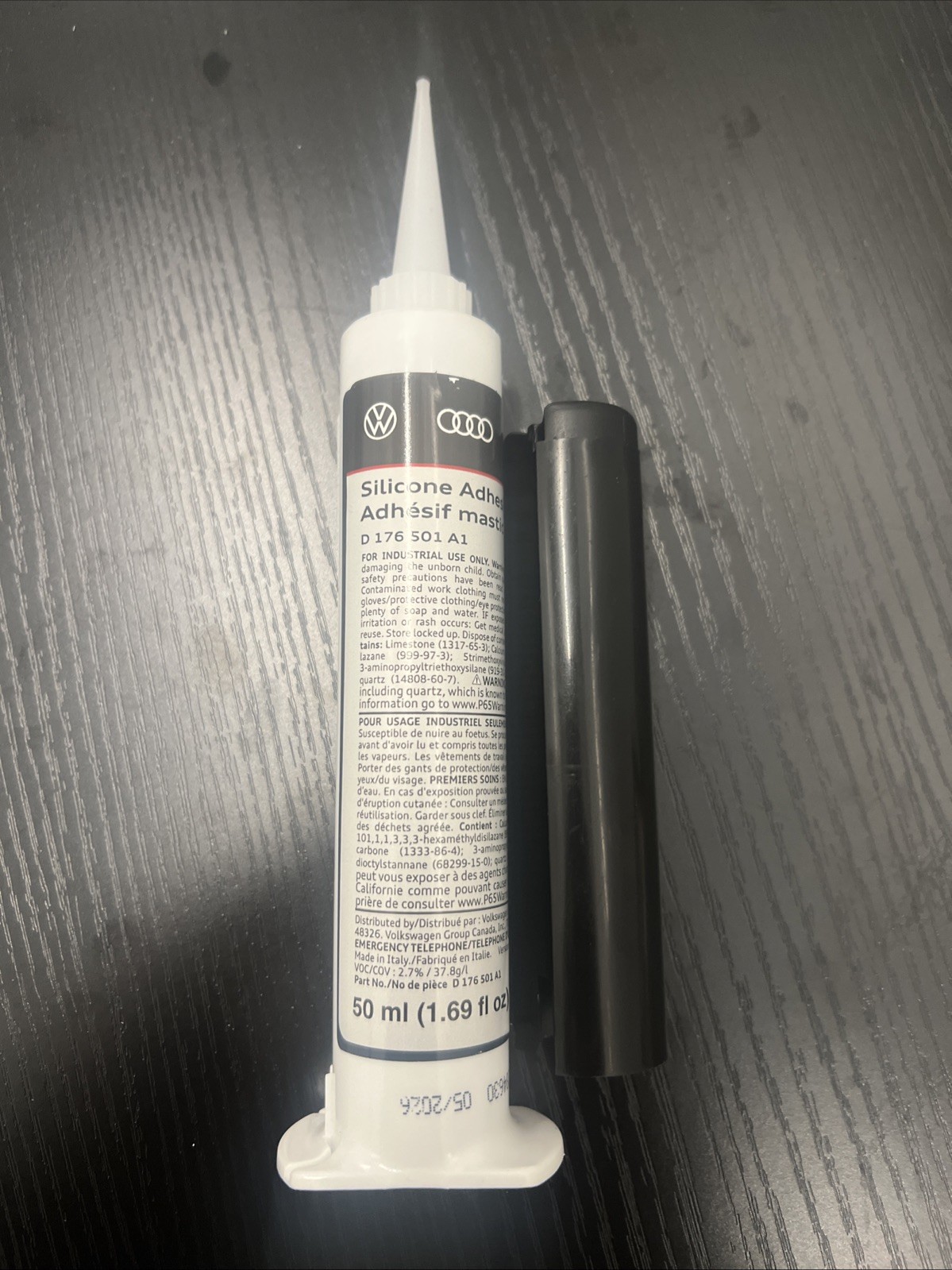 NEW AUDI A3 CABRIO 8P ELRING SILICON SEALANT D176501A1 ORIGINAL D17-650-1A1 NEW AUDI A3 CABRIO 8P ELRING SILICON SEALANT D176501A1 ORIGINAL D17-650-1A1