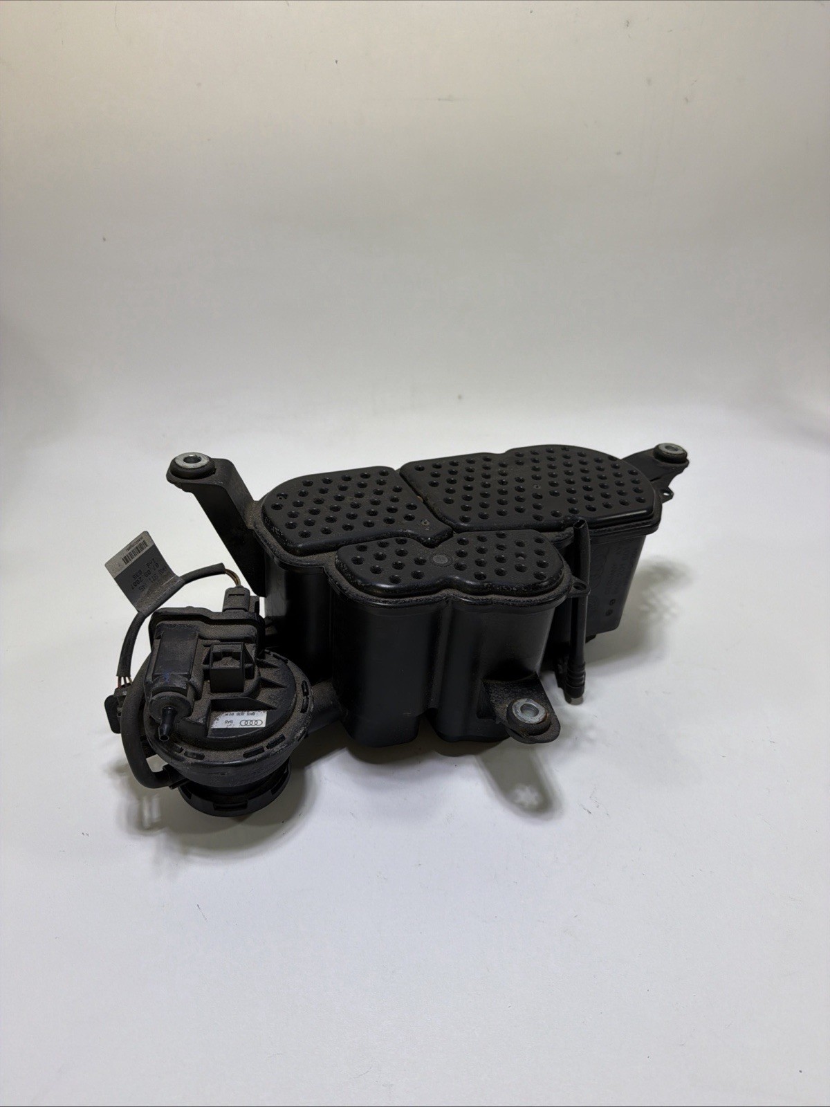 09-16 A4 QUATTRO 2.0 FUEL GAS CHARCOAL VAPOR EVAPORATOR EVAP CANISTER 8K0201801