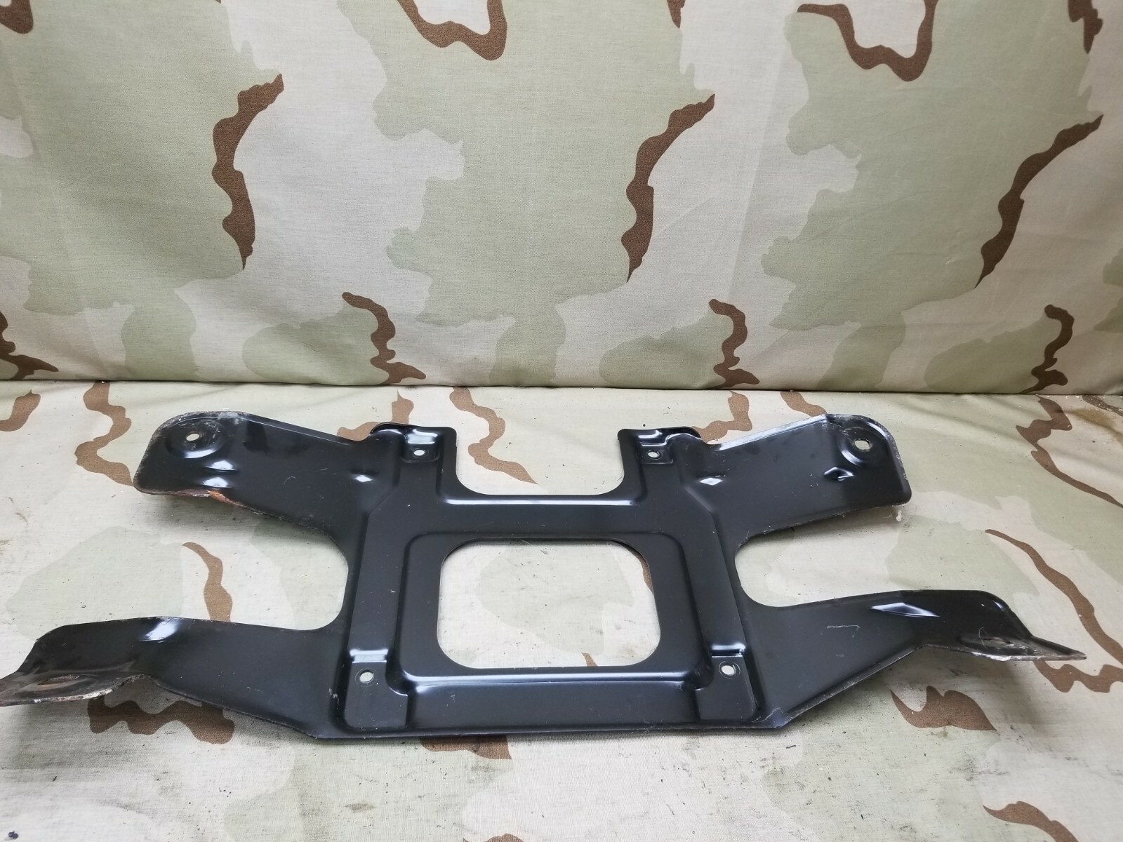 1992-1996 Ford F150 F250 F350 40/40/20 Bench Seat Mount Plate Middle OEM