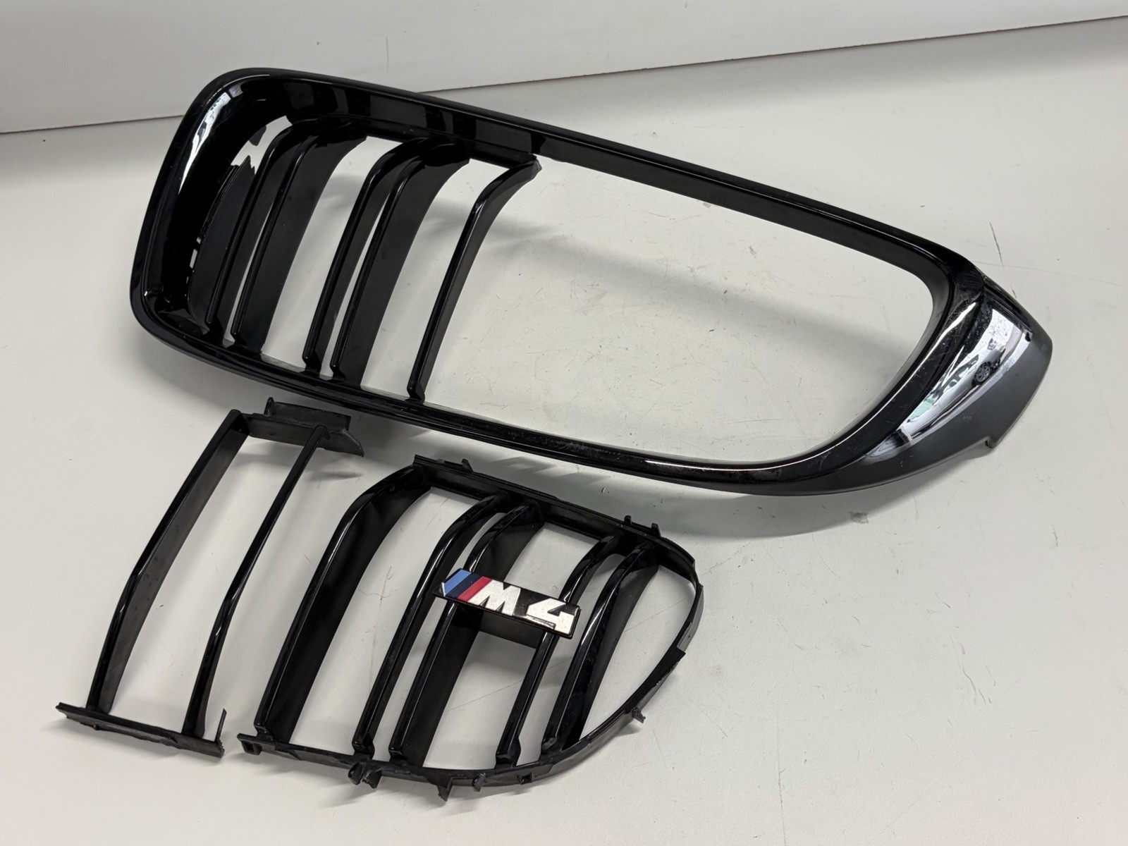 ☑️2015-2020 BMW M4 M3 F80 F82 Damage Gloss Black Front Grill Left Side OEM