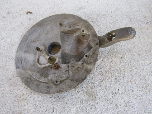 Johnson antique outboard motor magneto plate bare 1925-27 A-25 A-35 # 72-805 Johnson antique outboard motor magneto plate bare 1925-27 A-25 A-35 # 72-805