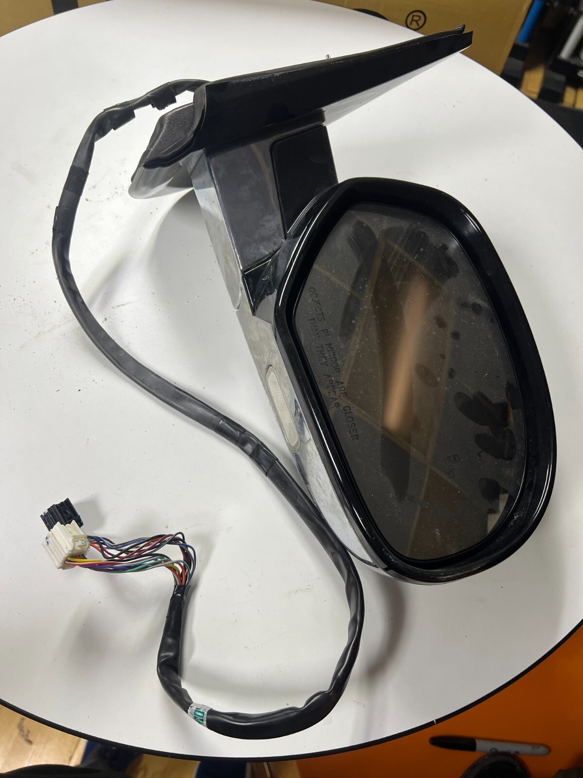 2009-2012 Cadillac Escalade OEM Right Mirror w/ blindspot indicator (Used)