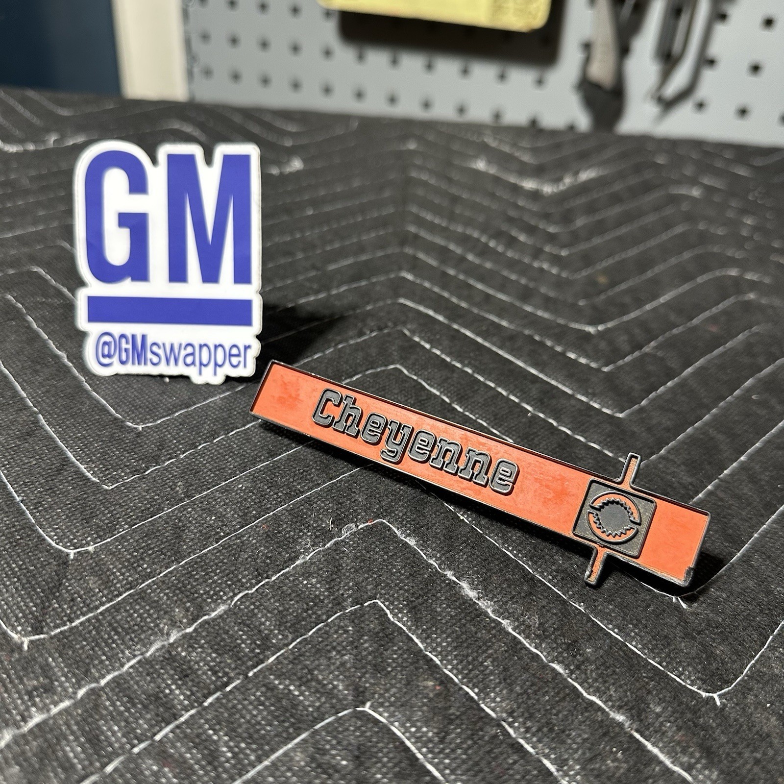 73-80 Squarebody Chevy C10 K10 C/K Truck CHEYENNE DASH Badge EMBLEM 349307 GM OE