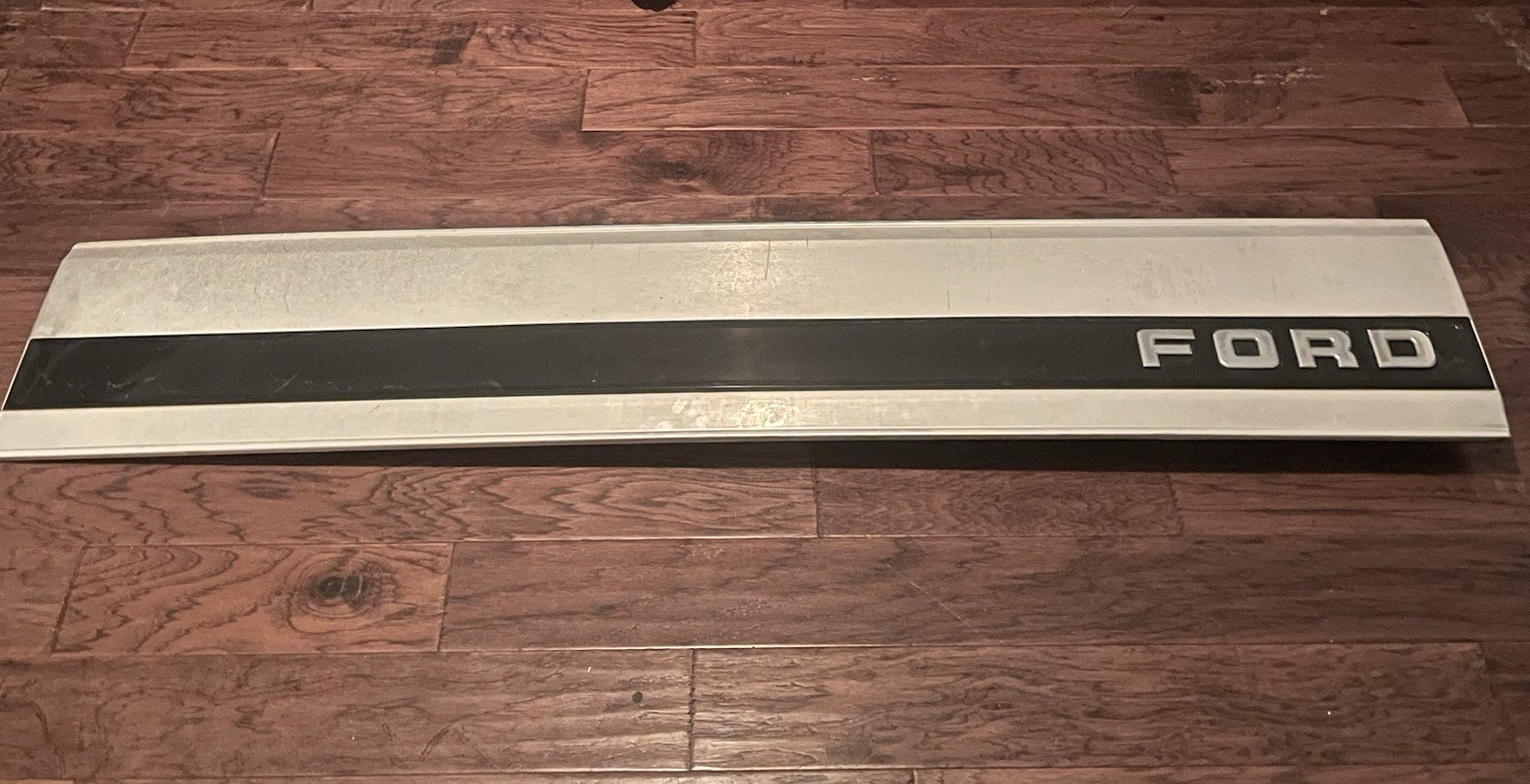 FORD TRUCK F150 F250 F350 TAILGATE TRIM PANEL BLACK REFLECTOR 87-96 FORD TRUCK F150 F250 F350 TAILGATE TRIM PANEL BLACK REFLECTOR 87-96
