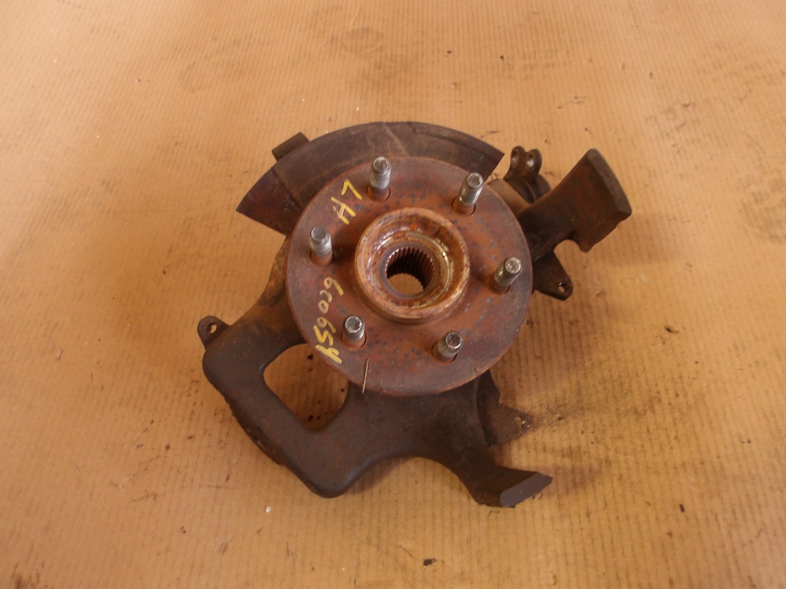 2000-2002 Dodge Durango 4x4 Front Left Spindle W/ Rear Wheel ABS ID 52106407AB 2000-2002 Dodge Durango 4x4 Front Left Spindle W/ Rear Wheel ABS ID 52106407AB