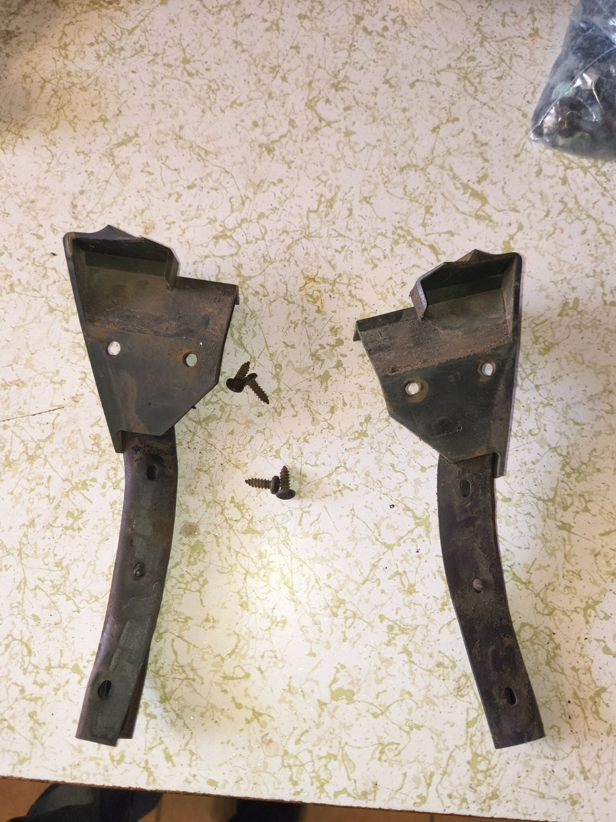 1970 1972 1975 1976 MAVERICK COMET DASH PAD END PLASTIC TRIM AND SEAL