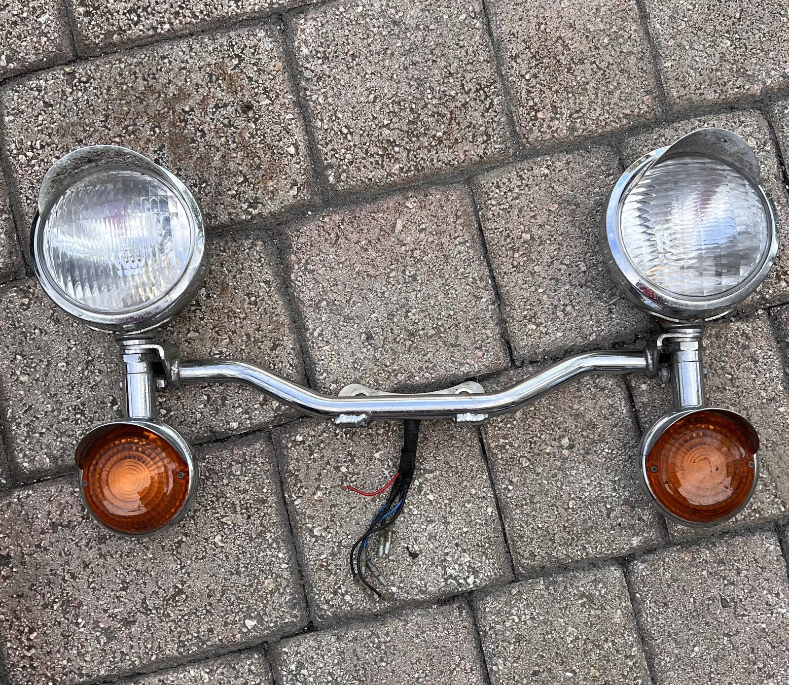 99-09 Yamaha V Star 1100 Classic XVS1100AM Passing Light Bar STR-4NK35-10-00 99-09 Yamaha V Star 1100 Classic XVS1100AM Passing Light Bar STR-4NK35-10-00