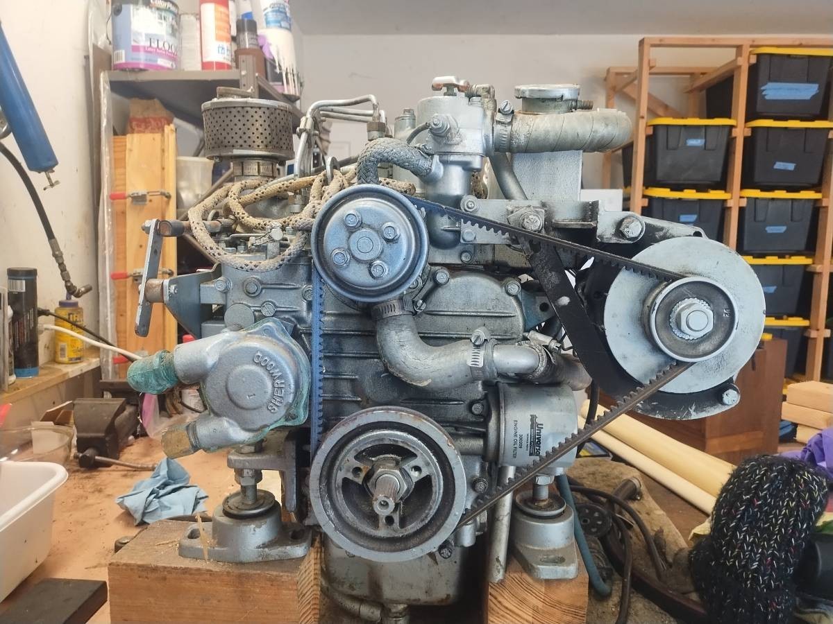Universal M-25XP Marine Diesel Engine