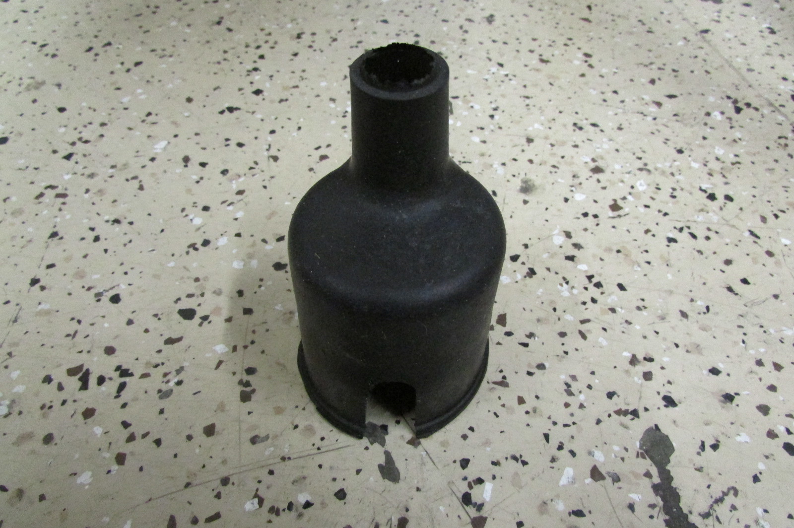 Maserati Bitrubo, Karif, Starter Cable Cap, P/N 313020301