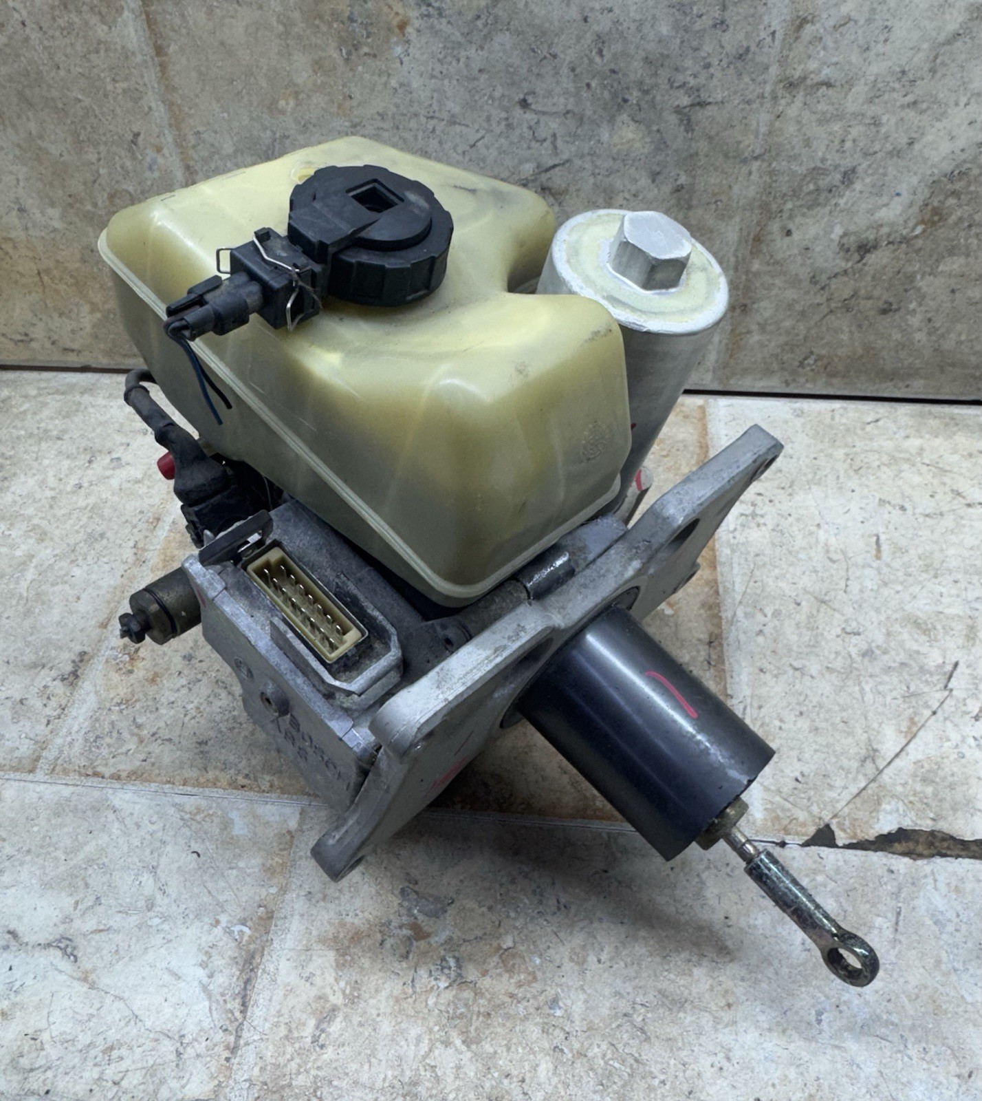 103K 1989-1993 Cadillac Allante ABS Pump Anti Lock Brake Booster Master Cylinder