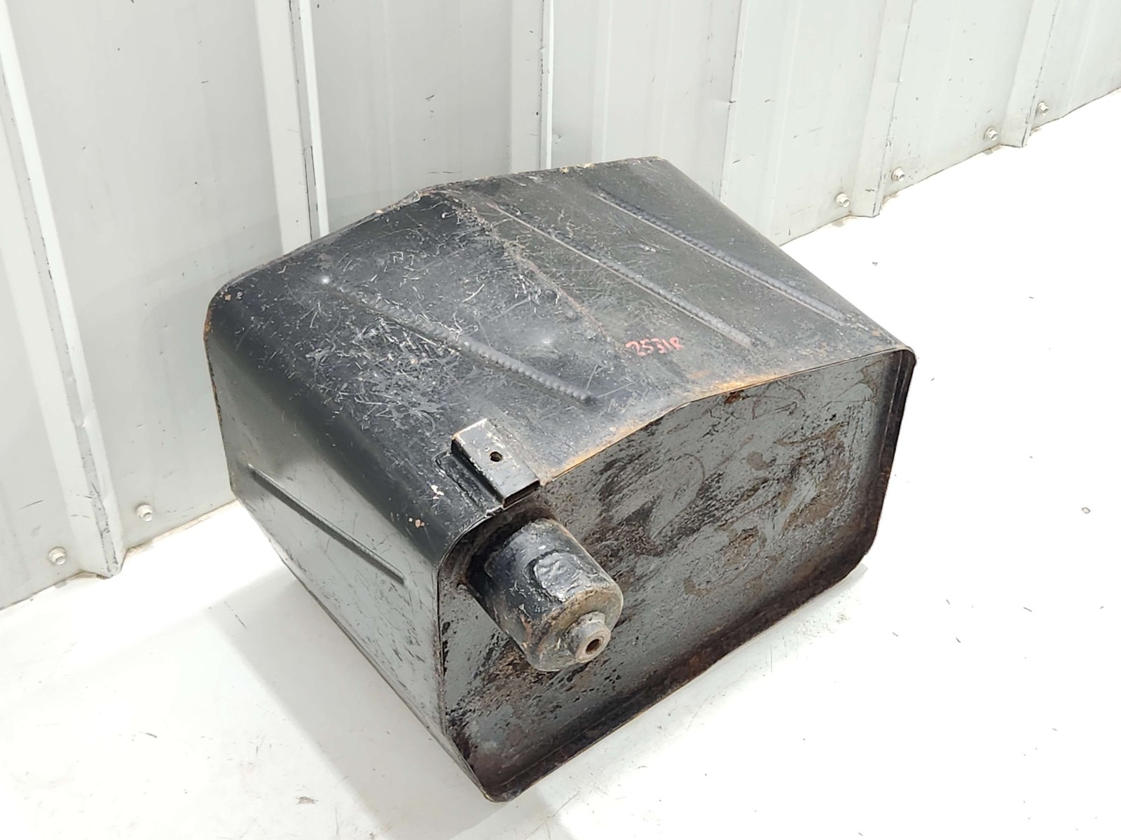1983 LOTUS ESPRIT TURBO S3 RIGHT GAS FUEL TANK RESEVOIR *NOTE 1983 LOTUS ESPRIT TURBO S3 RIGHT GAS FUEL TANK RESEVOIR *NOTE