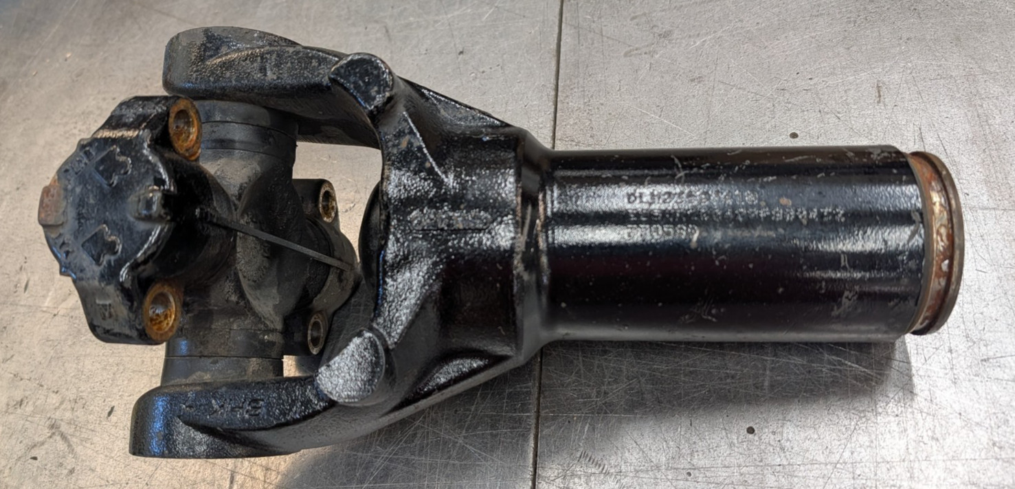 SLIP YOKE RPL 20 SERIES MR200400P 20R157C INTERAXLE DRIVESHAFT INTERMEDIATE SLIP YOKE RPL 20 SERIES MR200400P 20R157C INTERAXLE DRIVESHAFT INTERMEDIATE